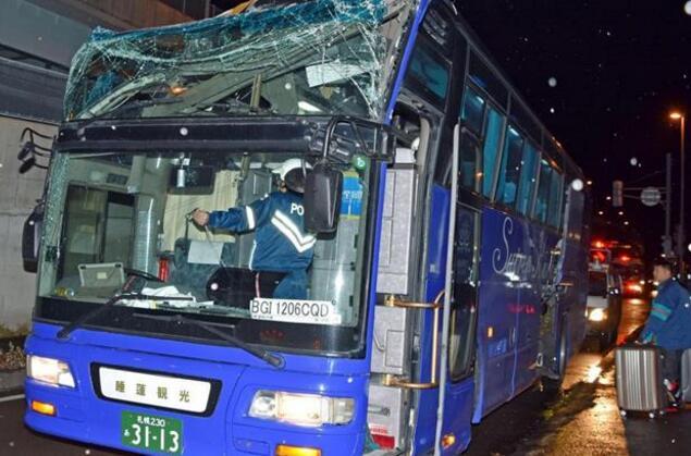 日本司機回應兩中國游客遭列車撞擊