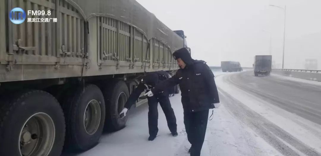 查看澳門開獎記錄王中王,小米SU7遭側(cè)翻貨車“歪頭殺”