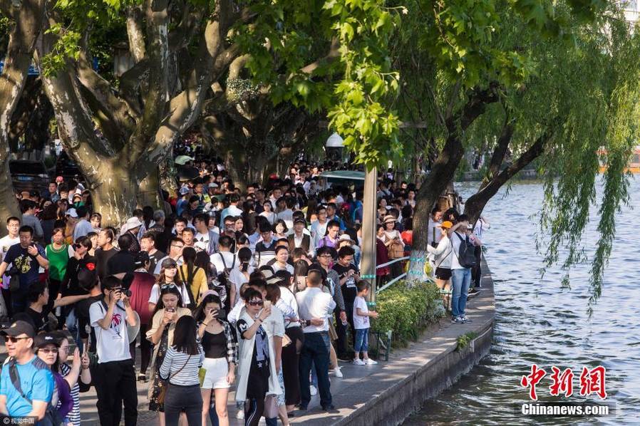 曾道六碼中特資料,西湖女子巡邏隊上演超強反差